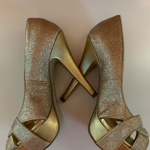 G by Guess Gold Glitter Platform Stiletto Shoes - Picture 8 of 9